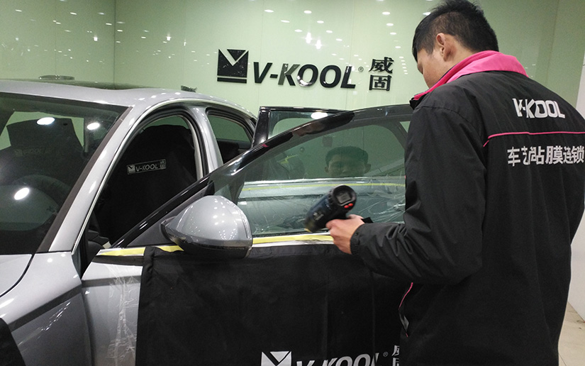 侧窗烤膜施工