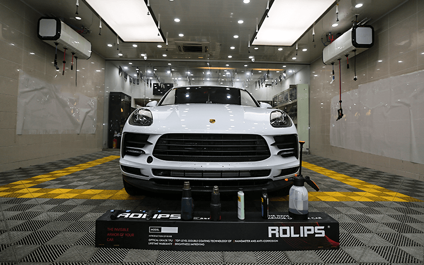 白色保时捷麦肯ROLIPS隐形车衣施工案例