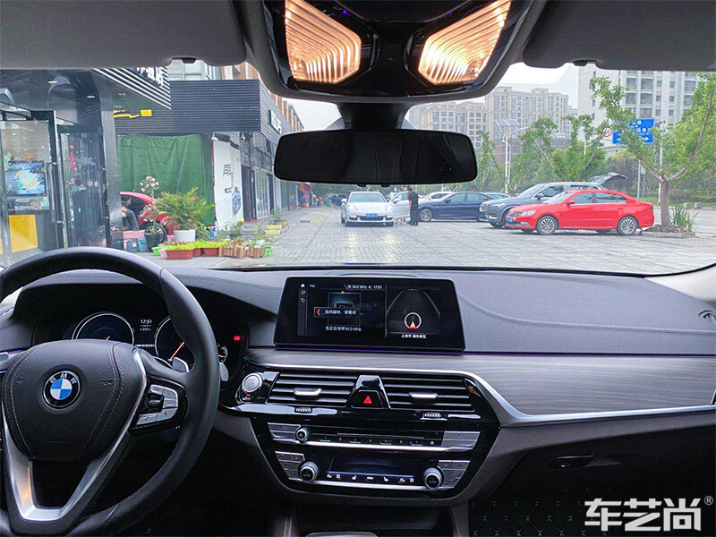 汽车前挡隔热膜