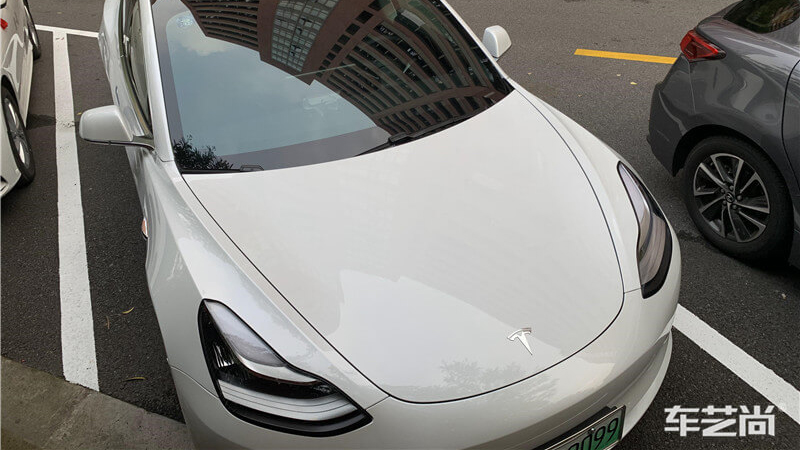 特斯拉MODEL3装贴夏日清凉隔热膜