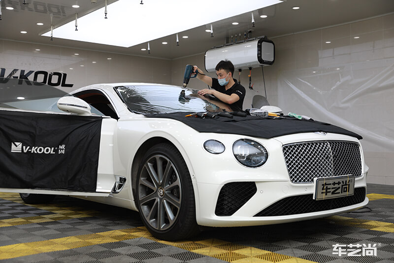 汽车隔热膜施工