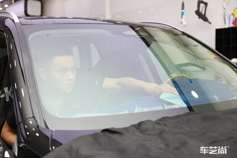 宝马前挡风玻璃隔热膜