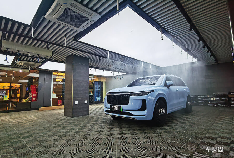 汽车贴膜前做无尘喷淋的好处是？