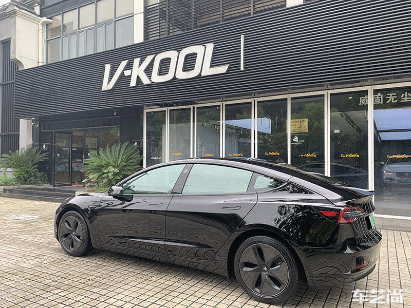 怎么避免贴膜时车内进水？