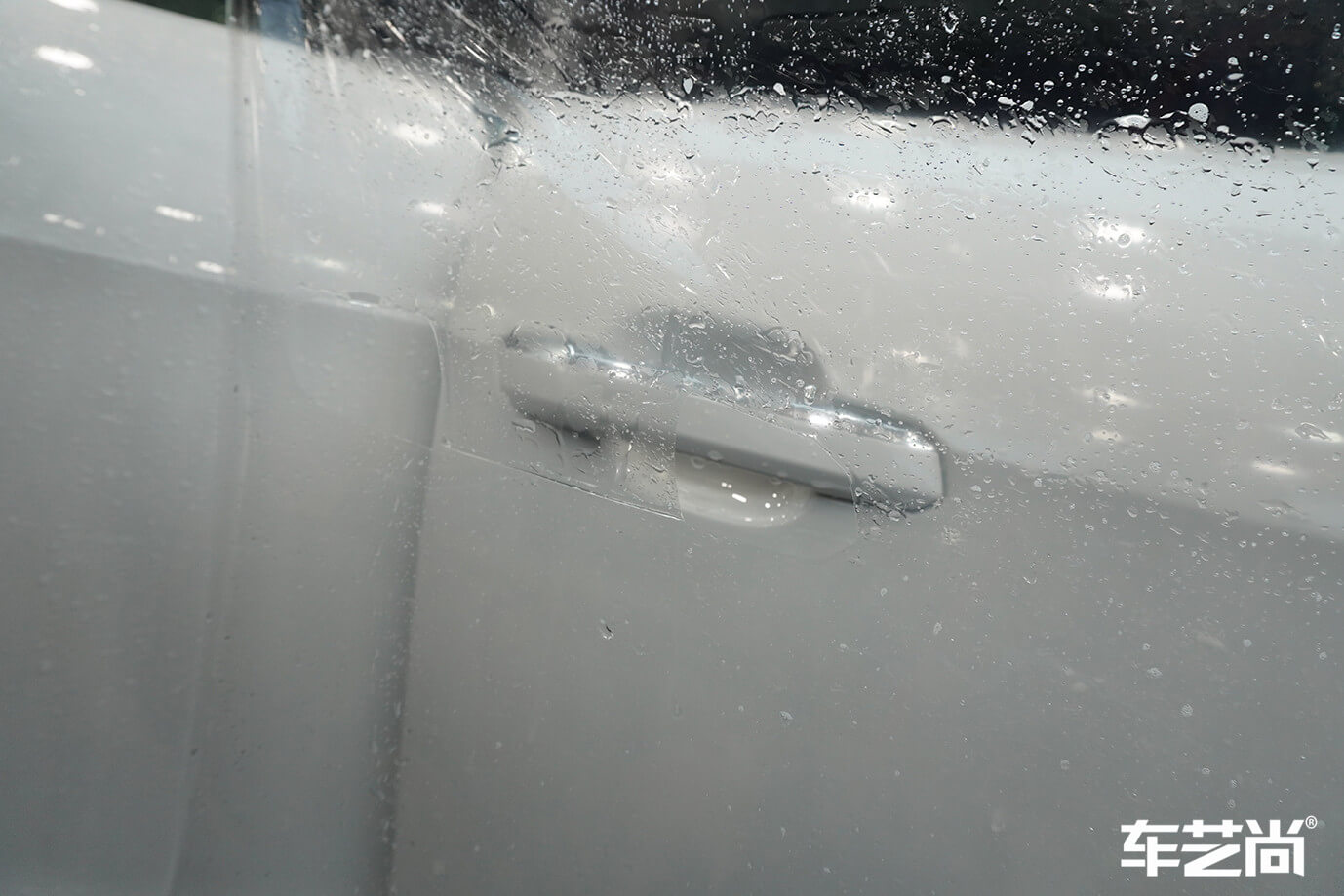 奔驰E260l施工威固漆面保护膜，施工流程展示（8）