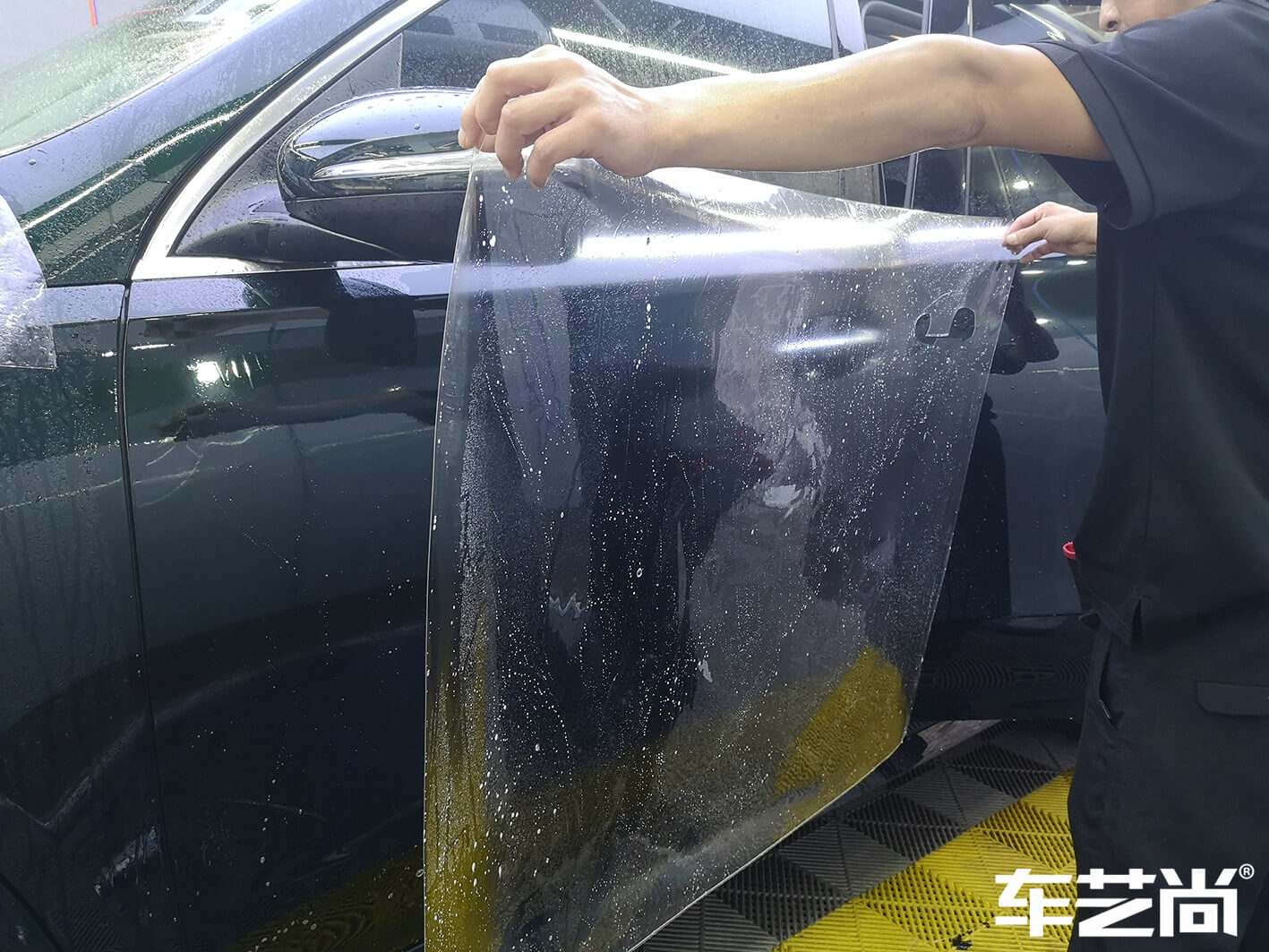 奔驰GLE选择威固V100漆面保护膜，施工案例展示（图六）