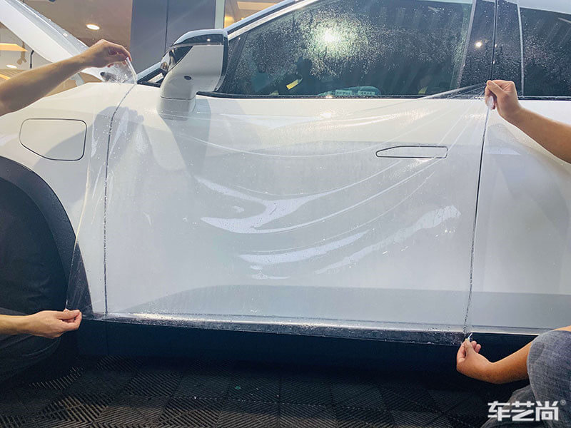 蔚来ES8威固漆面保护膜施工中