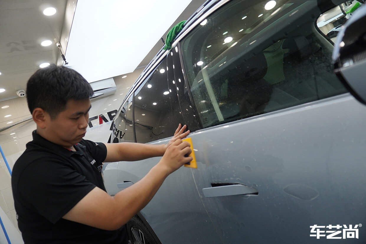 刮板除水能让车衣与车身不留缝隙