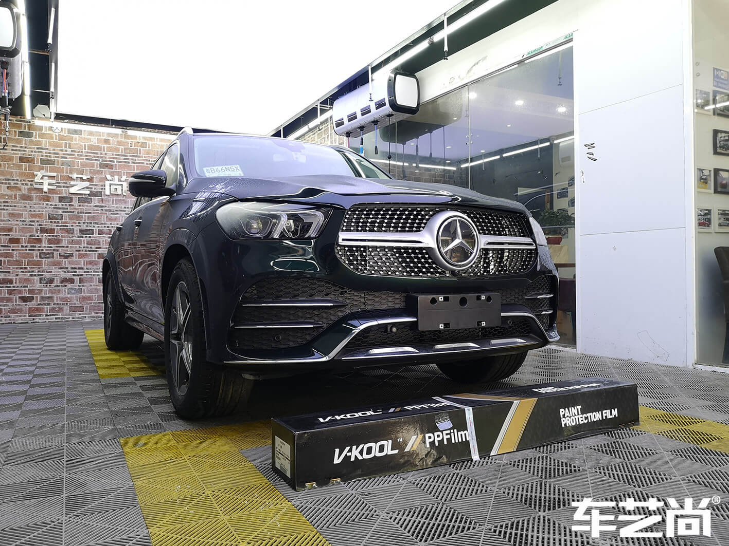 奔驰GLE选择威固V100漆面保护膜，施工效果图展示（图六）