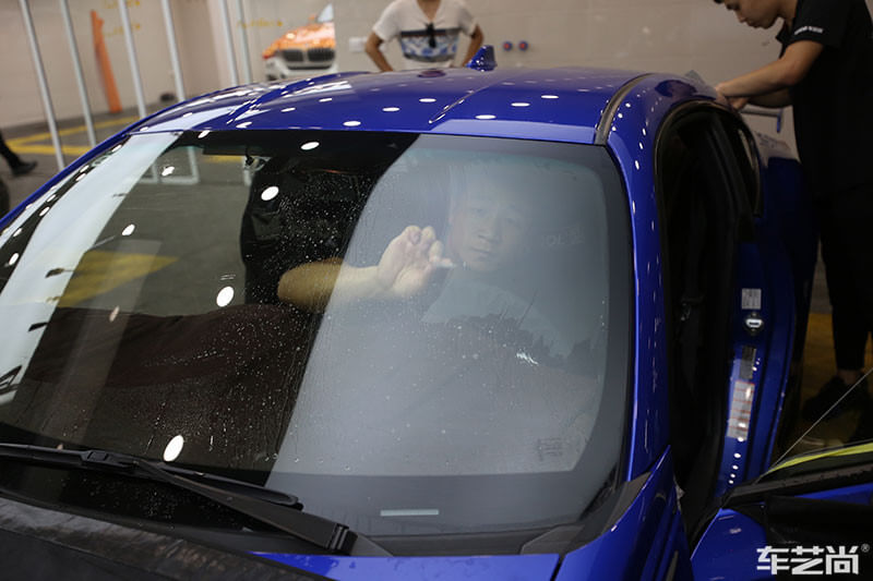 汽车贴膜施工过程（图十）