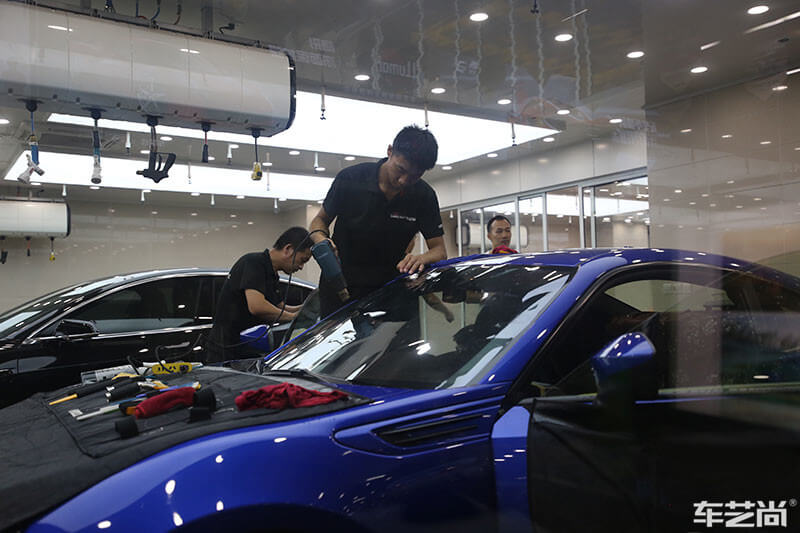 汽车贴膜施工过程（图八）