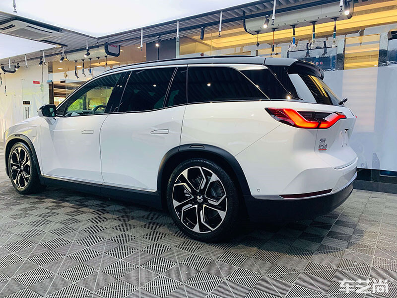 蔚来ES8威固漆面保护膜施工（左侧2）