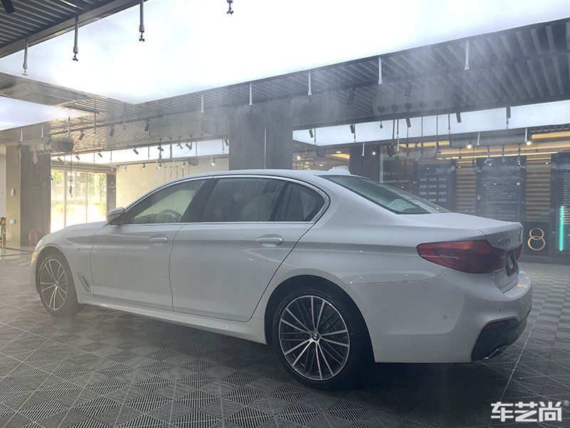 宝马3系施工威固隔热膜（无尘喷淋）