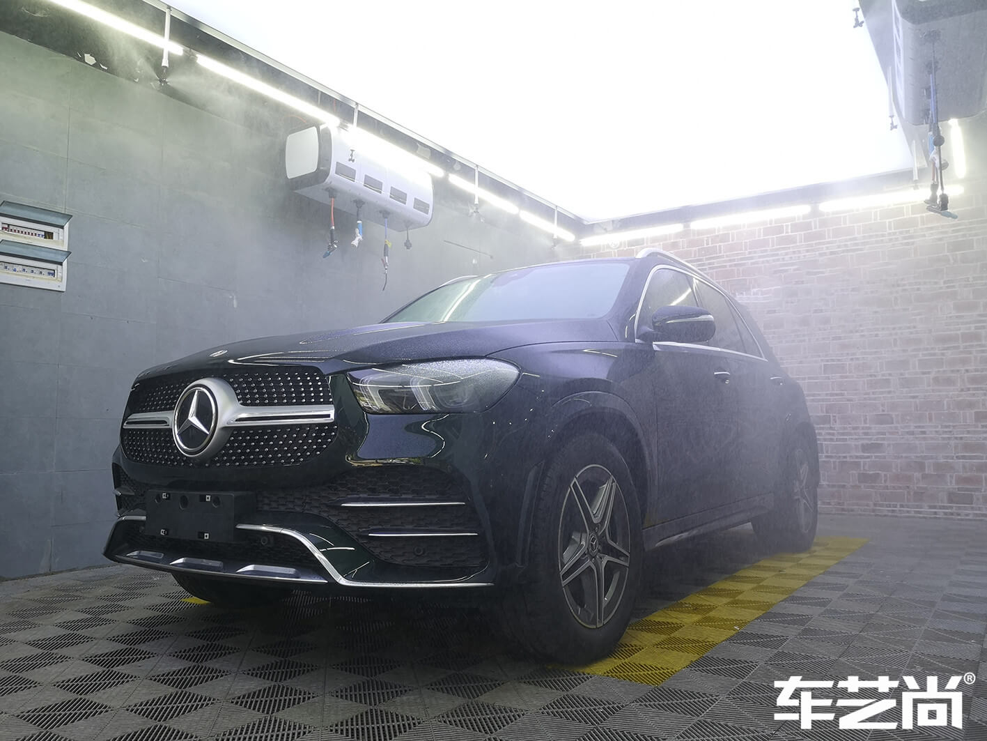 奔驰GLE选择威固V100漆面保护膜，施工案例展示（图一）