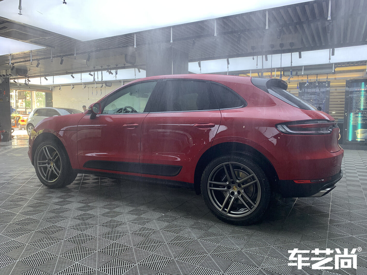 保时捷卡宴装贴威固V70+V40，施工流程展示（图一）