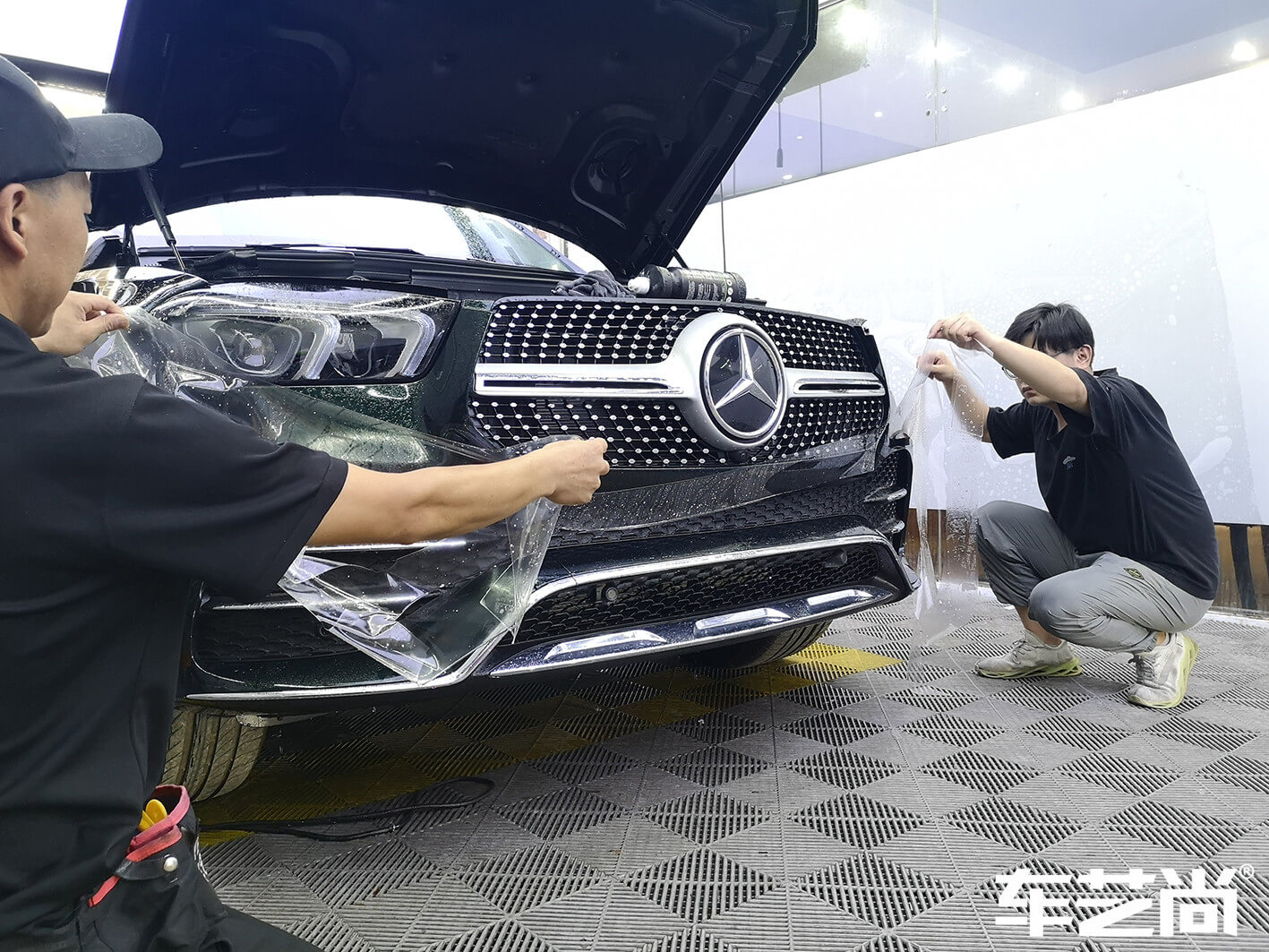奔驰GLE选择威固V100漆面保护膜，施工案例展示（图五）