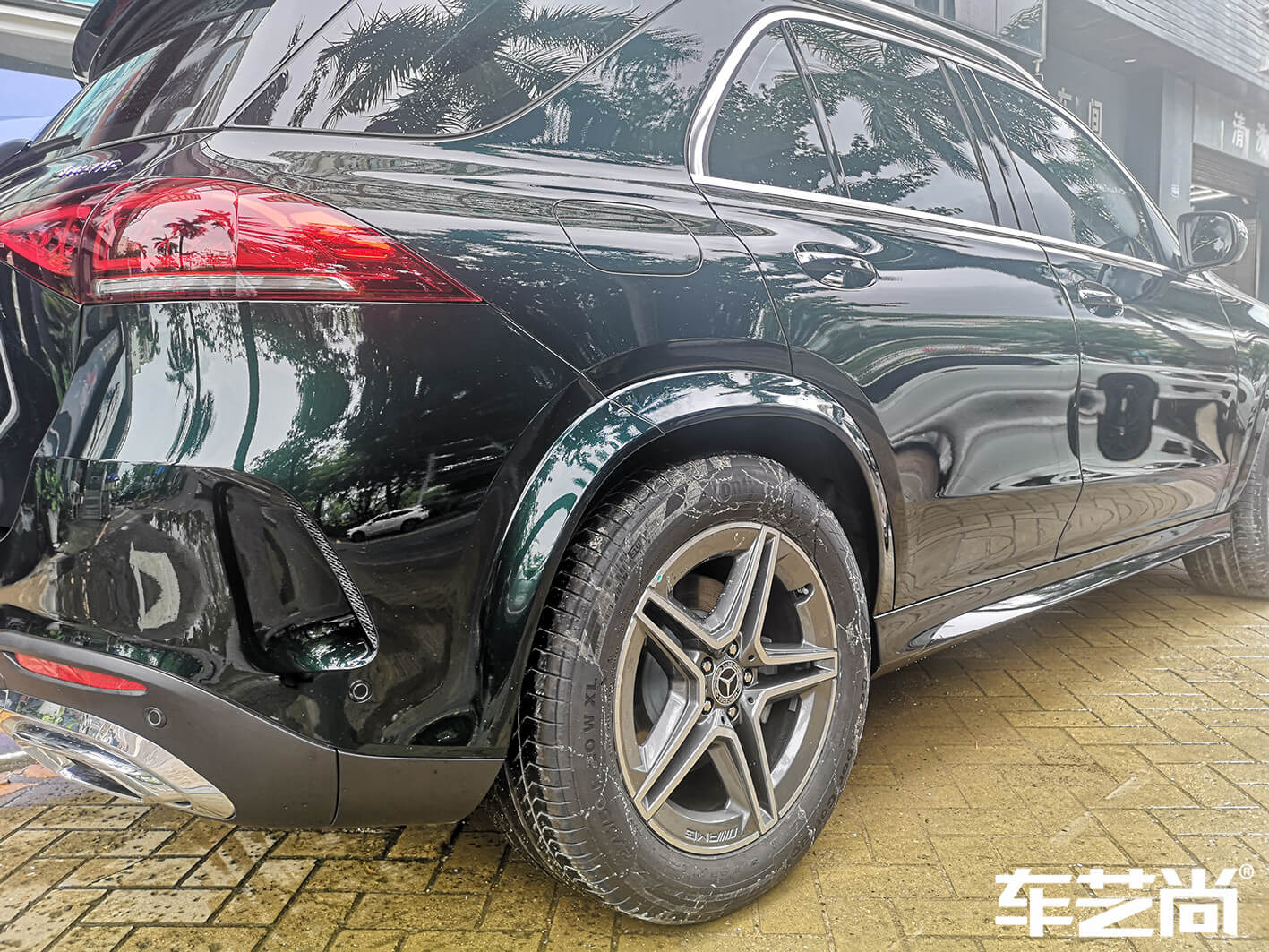 奔驰GLE选择威固V100漆面保护膜，施工效果图展示（图二）