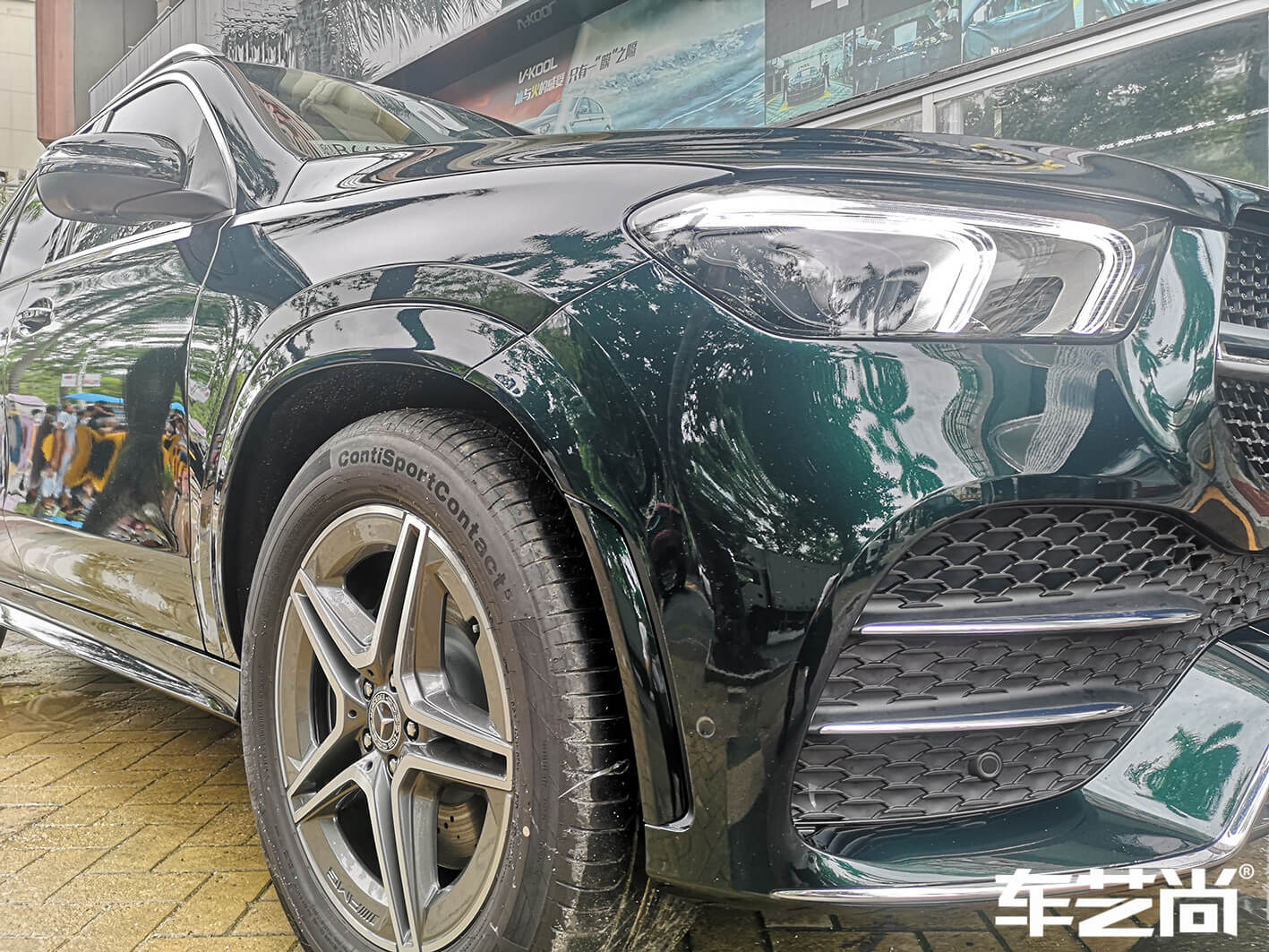 奔驰GLE选择威固V100漆面保护膜，施工效果图展示（图一）