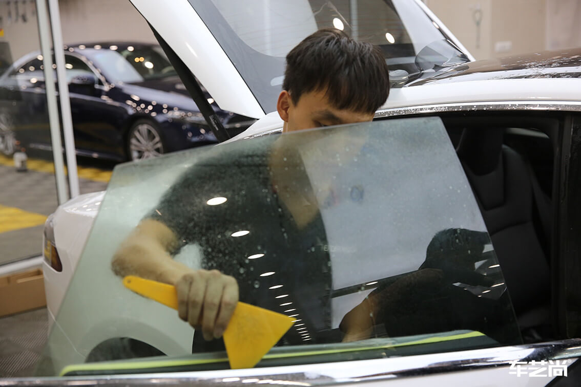 全车贴膜包括侧档部位