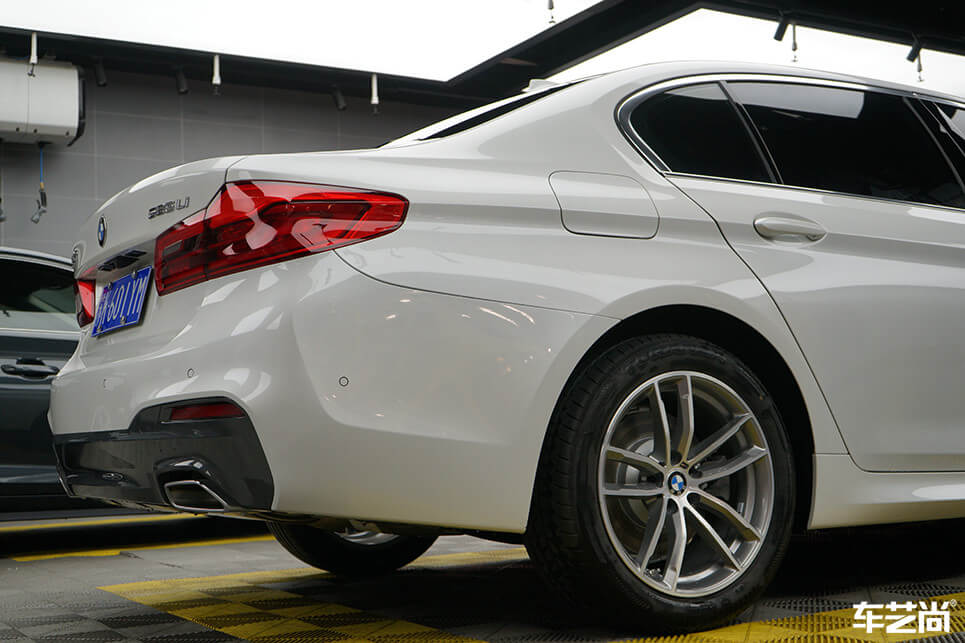 宝马5系施工隐形车衣（17）