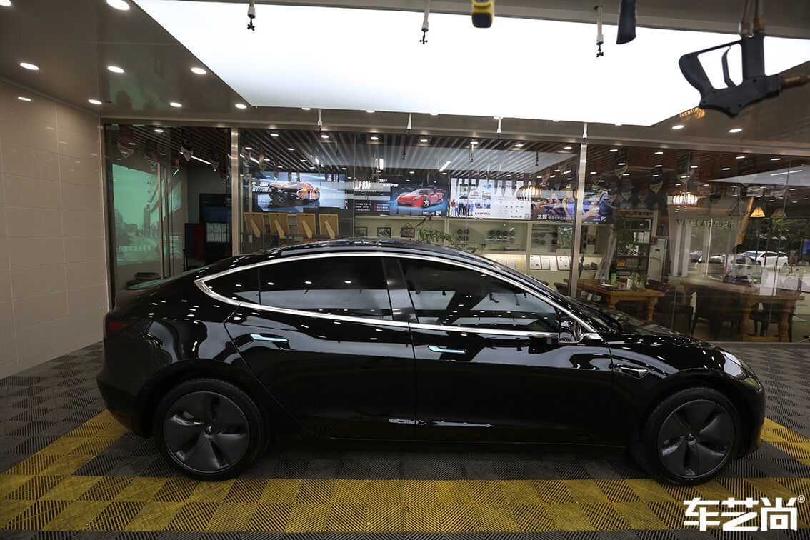 特斯拉Model 3施工威固隔热膜施工流程细节图展示图（17）