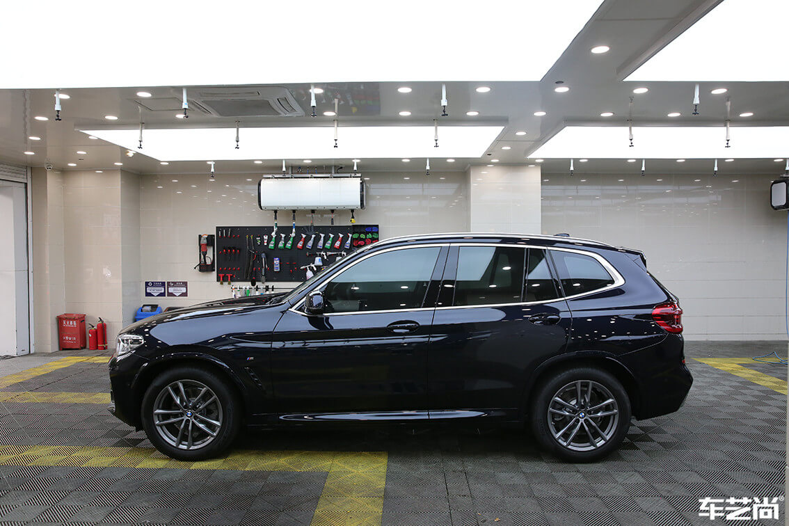 宝马X3装贴威固隐形车衣，施工流程展示（17）