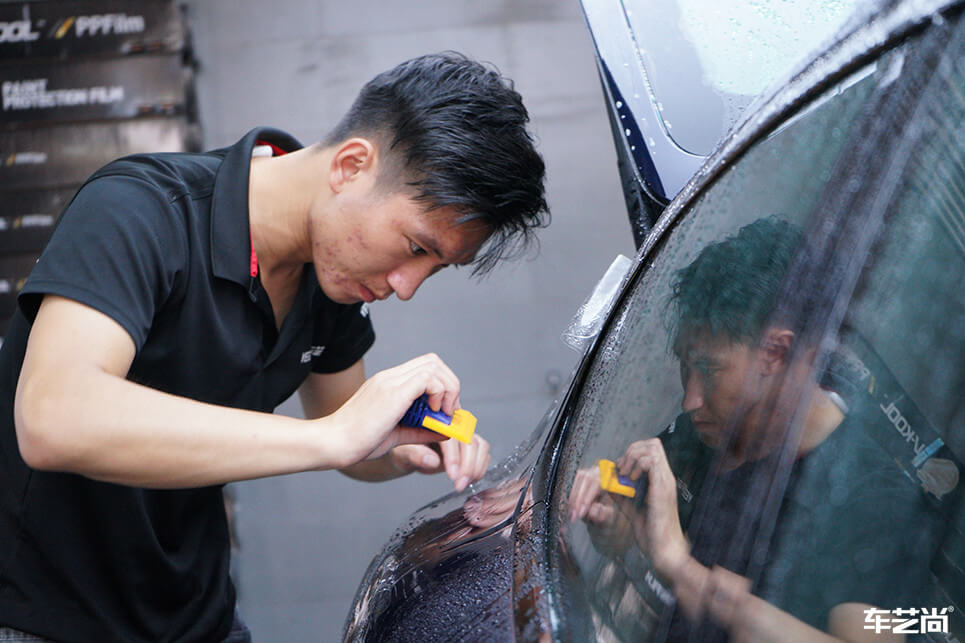 保时捷帕拉梅拉施工威固车衣，施工流程展示（3）