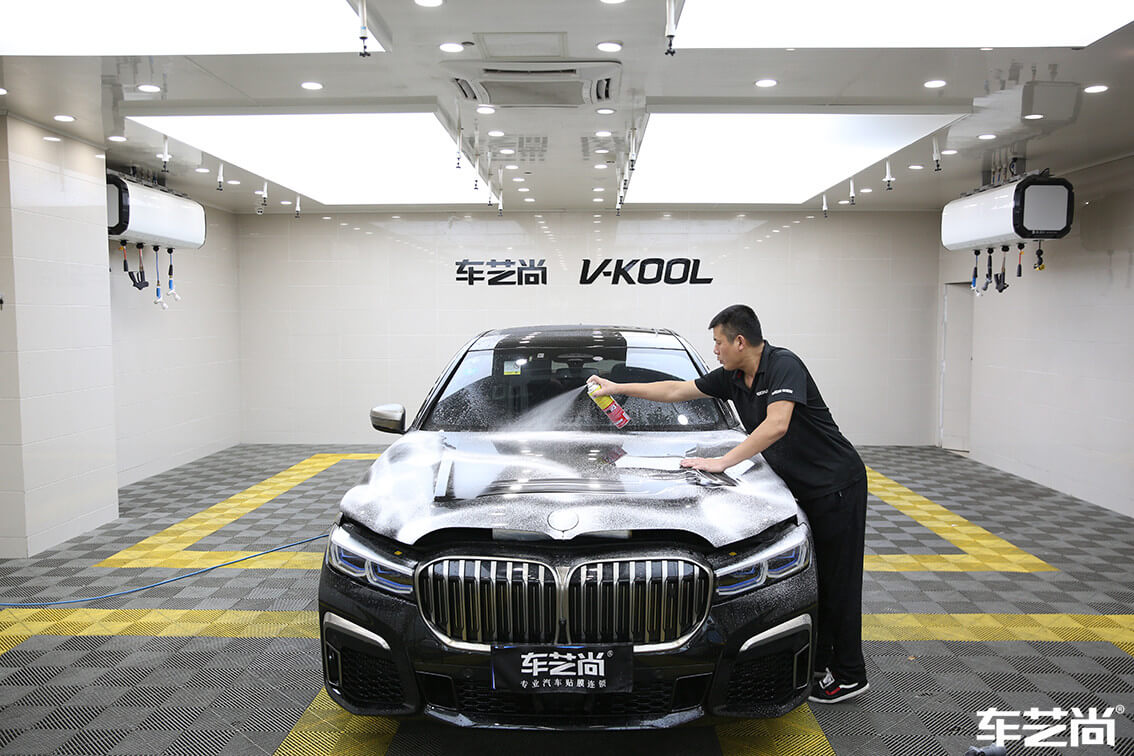 宝马7系装贴威固隐形车衣，施工流程展示（2）