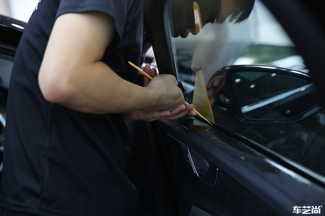 奥迪 A6L装贴威固隐形车衣，施工流程展示（10