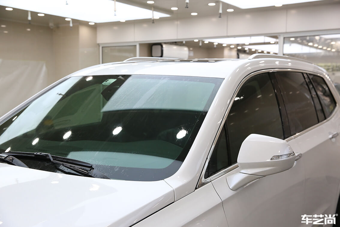 凯迪拉克装贴威固隔热膜，施工流程展示（10）