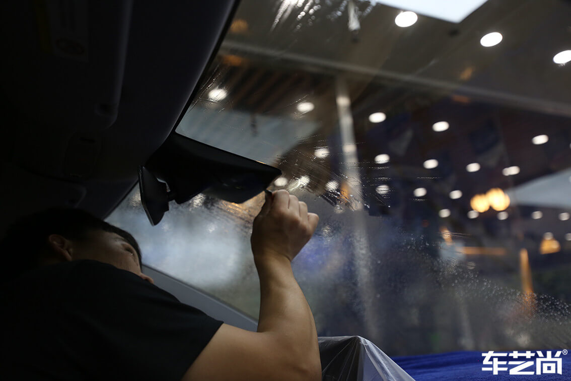 特斯拉Model 3施工威固隔热膜施工流程细节图展示图（4）