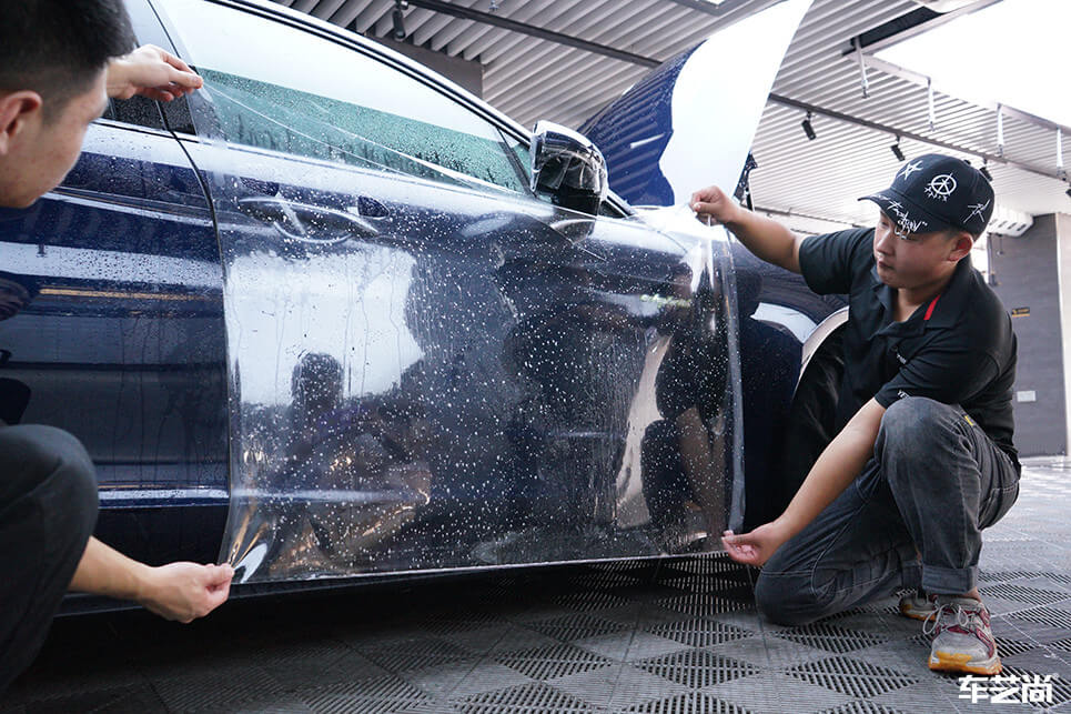保时捷帕拉梅拉施工威固车衣，施工流程展示（4）