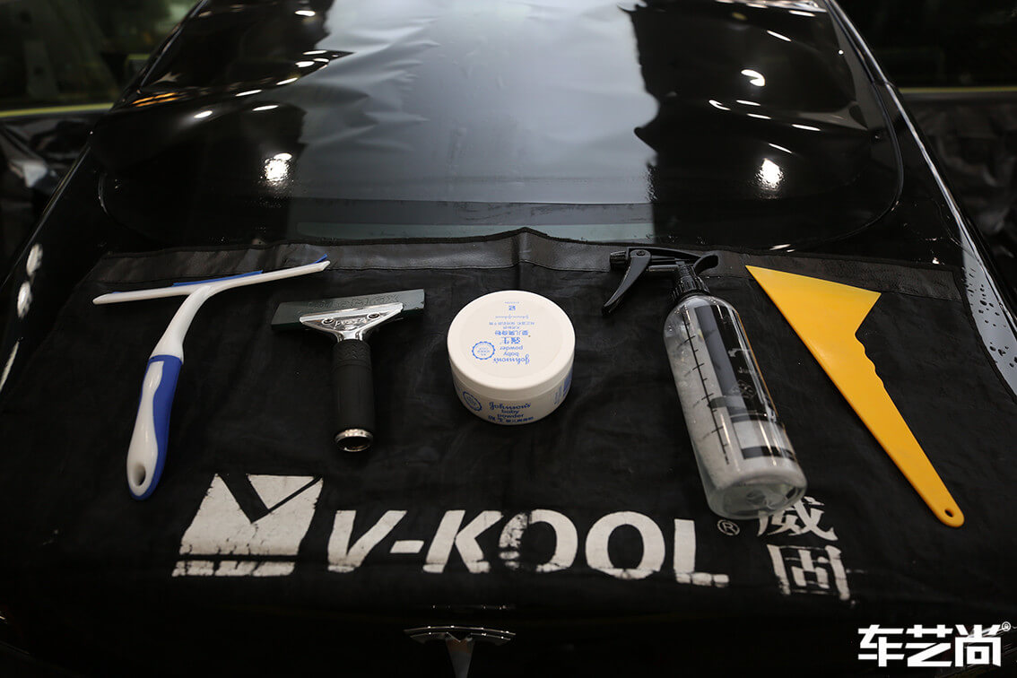 特斯拉Model 3施工威固隔热膜施工流程细节图展示图（13）