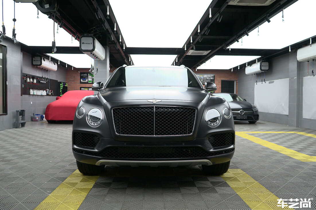 宾利添越施工威固隔热膜流程展示，细节呈现（16）