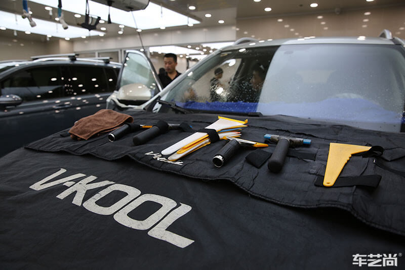 荣威RX5施工威固隔热膜过程展示（图二 工具）