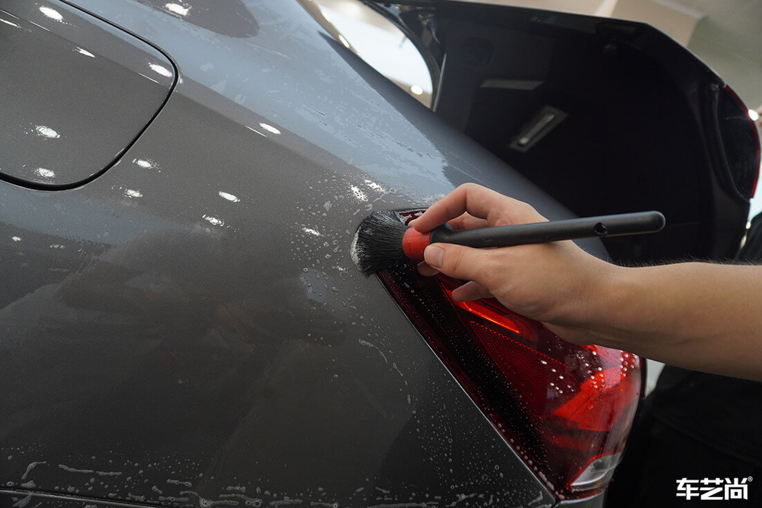 奔驰装贴威固隐形车衣，施工流程展示（2）