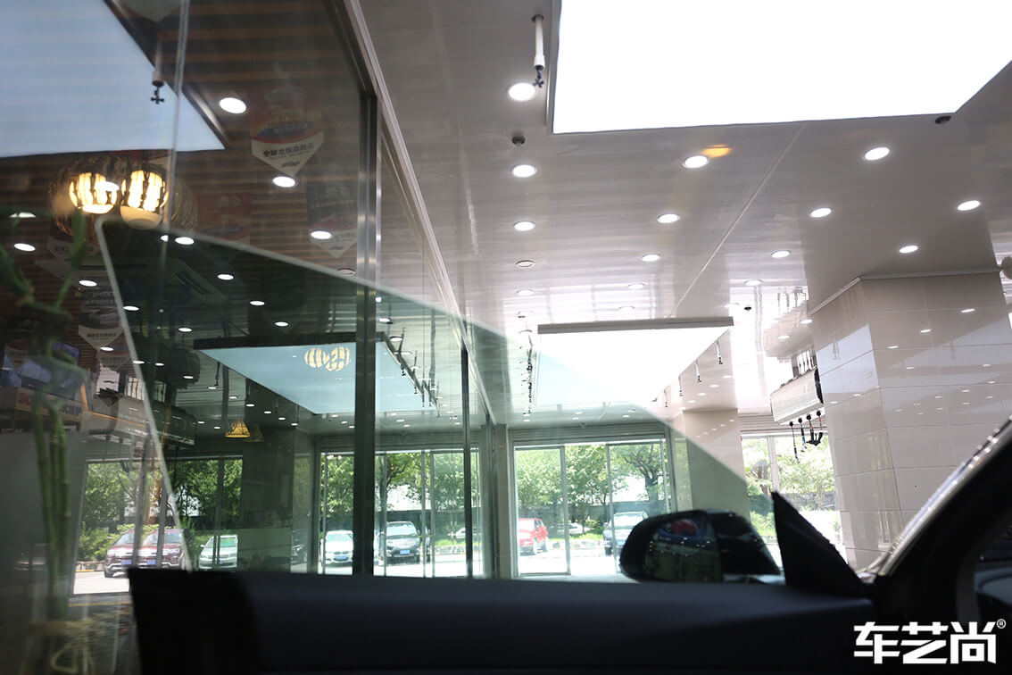 特斯拉Model 3施工威固隔热膜施工流程细节图展示图（14）