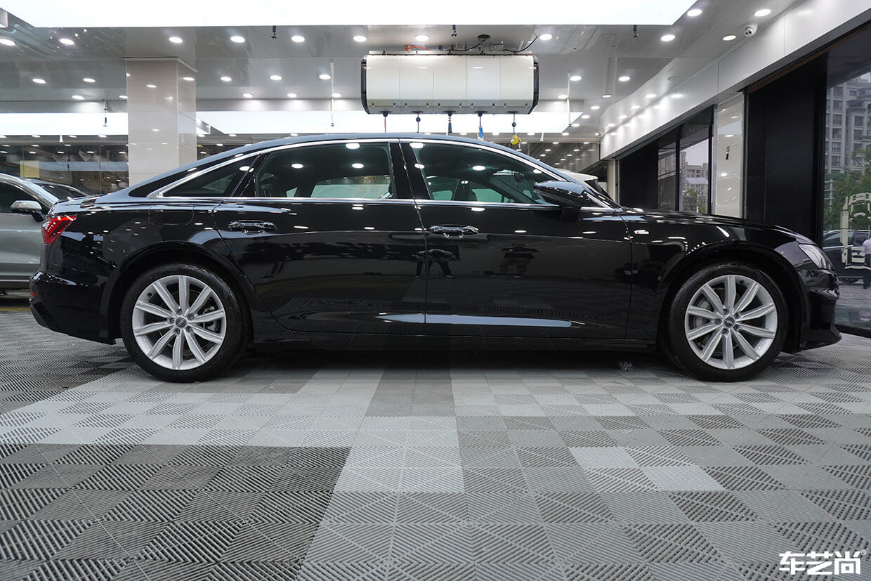 奥迪 A6装贴威固隐形车衣，施工流程展示（12）