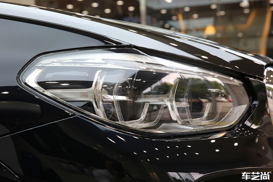 宝马X3装贴威固隐形车衣，施工流程展示（3）