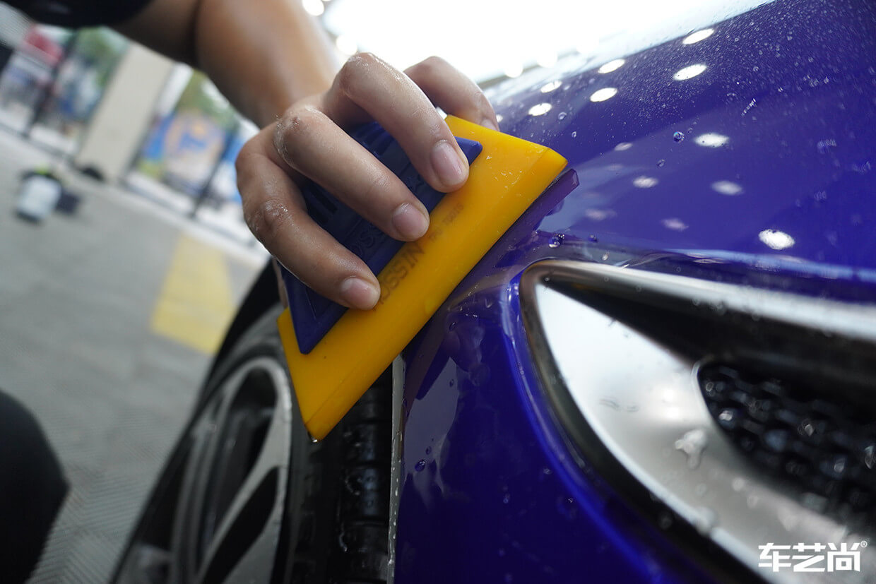 捷豹P200装贴威固漆面保护膜流程展示（3）