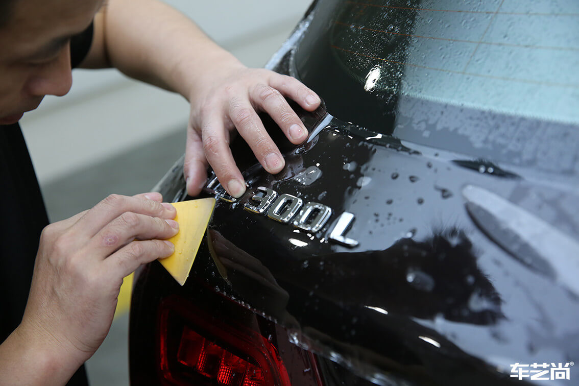 奔驰 GLC300施工威固隐形车衣案例流程展示（14）