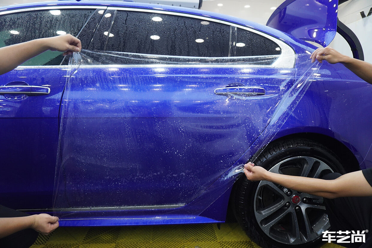 捷豹P200装贴威固漆面保护膜流程展示（5）