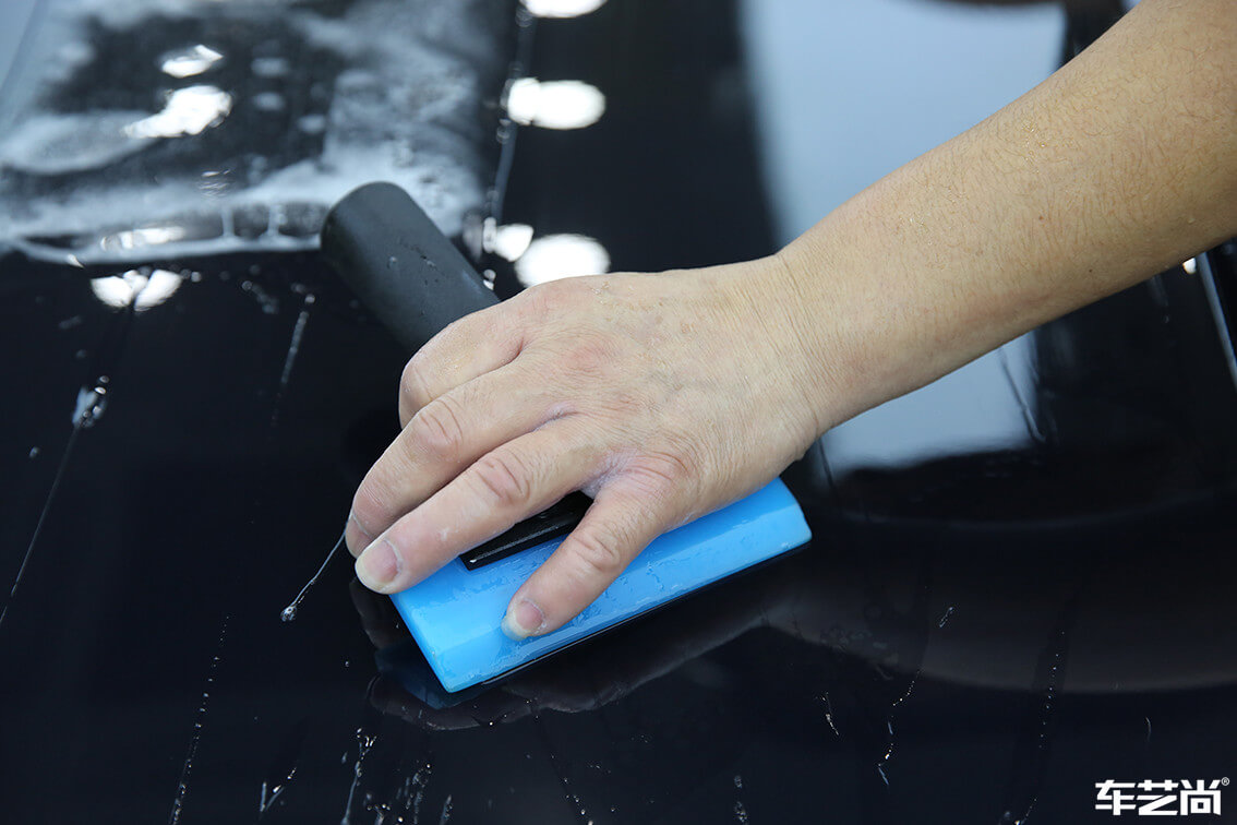 宝马X3装贴威固隐形车衣，施工流程展示（4）