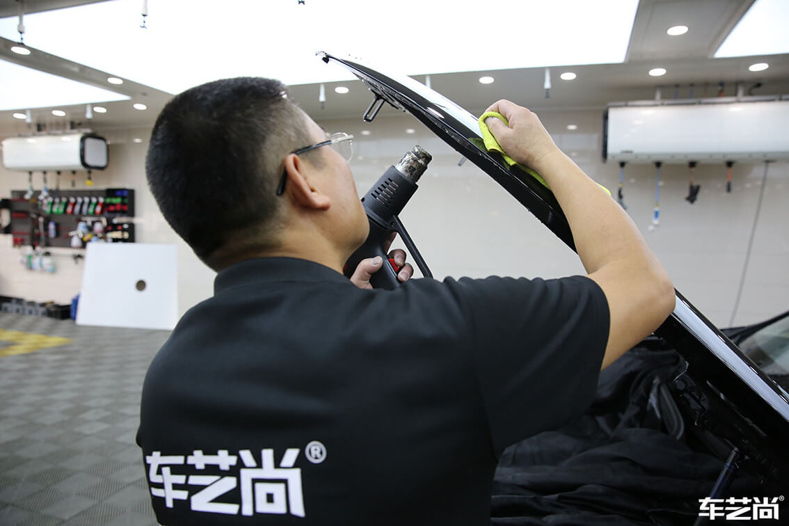 宝马X3装贴威固隐形车衣，施工流程展示（11）