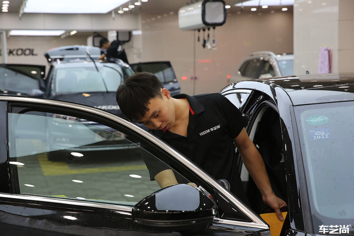 奥迪 A6L装贴威固隐形车衣，施工流程展示（5）