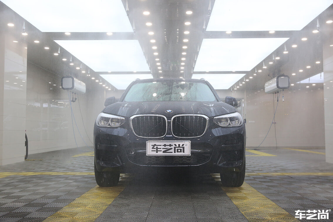 宝马X3装贴威固隐形车衣，施工流程展示（2）