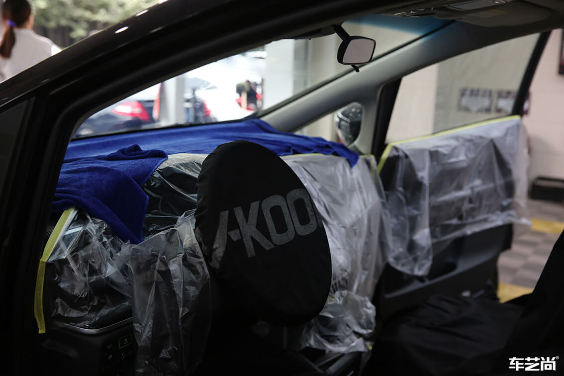 本田奥德赛选择车艺尚施工威固隔热膜，流程展示（1）
