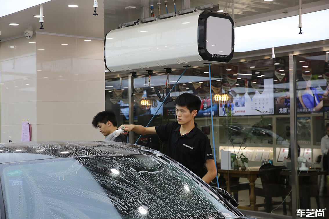 奥迪 A6L装贴威固隐形车衣，施工流程展示（2）