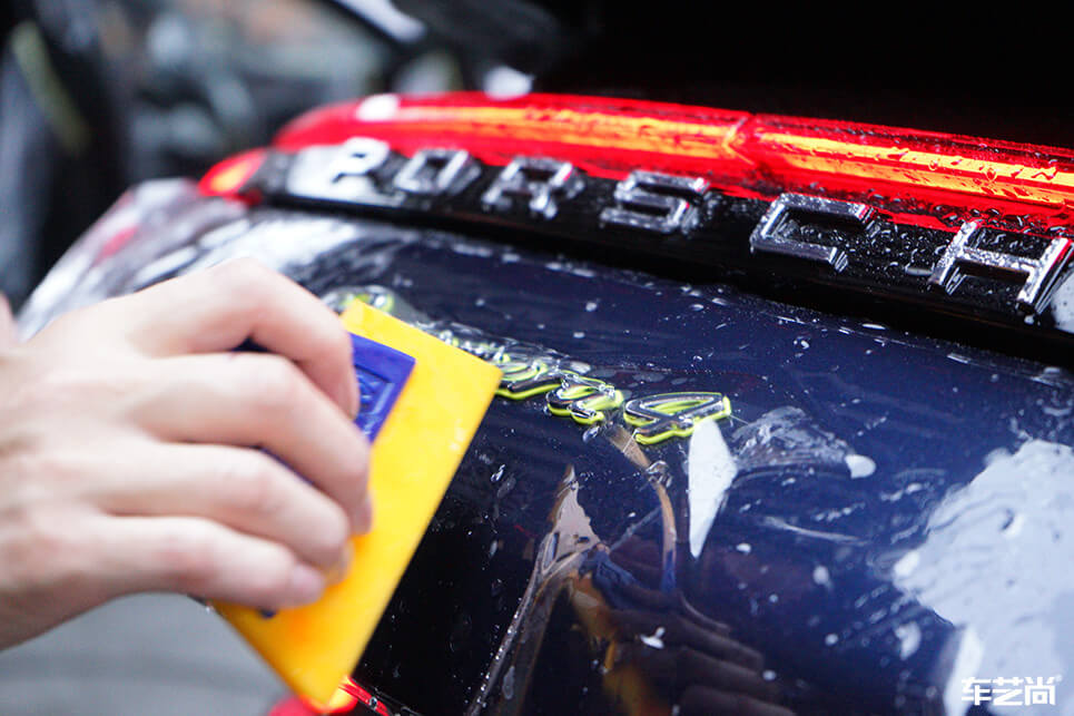 保时捷帕拉梅拉施工威固车衣，施工流程展示（7）