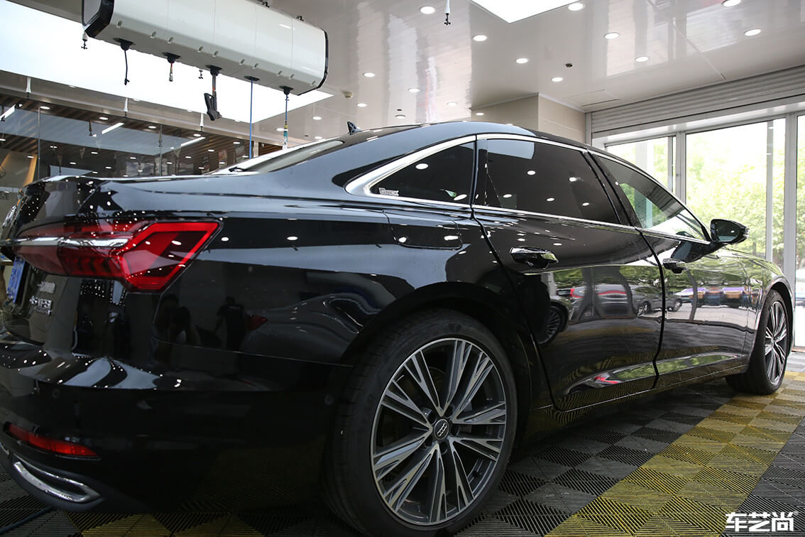 奥迪 A6L装贴威固隐形车衣，施工流程展示（16